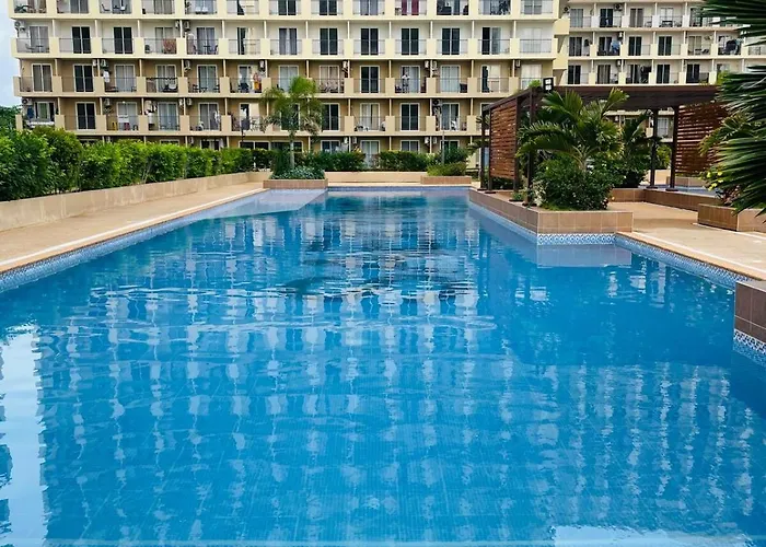 Apartment J&j Mactan With Netflix, Pool & Paid Parking