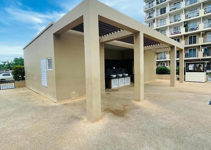 Apartment J&j Mactan With Netflix, Pool & Paid Parking