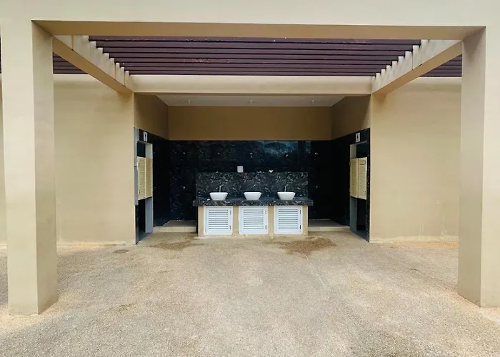 J&j Mactan With Netflix, Pool & Paid Parking Marigondon (Cebu)