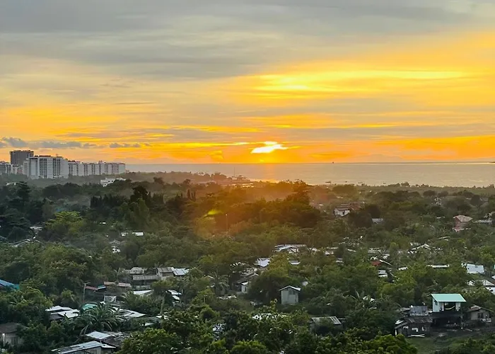 Apartment J&j Mactan With Netflix, Pool & Paid Parking