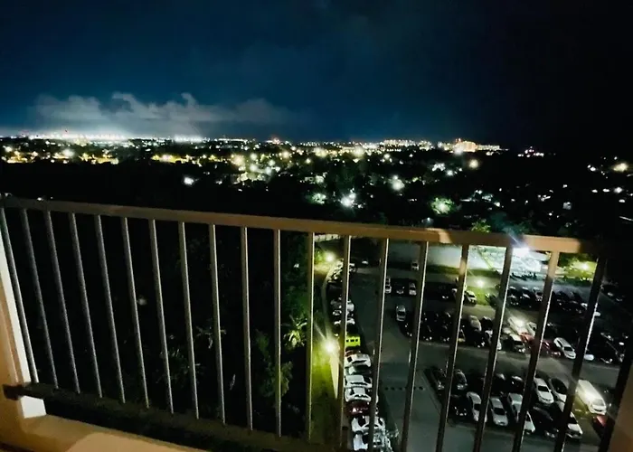 J&j Mactan With Netflix, Pool & Paid Parking